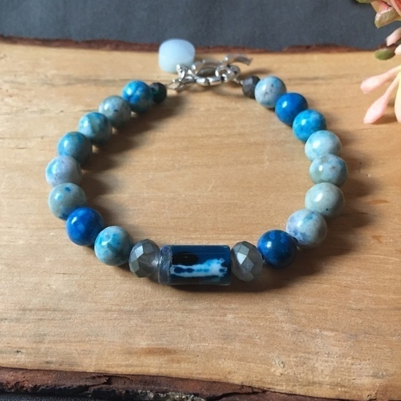 Turquoise jasper beaded bracelet - Picture 1 of 6
